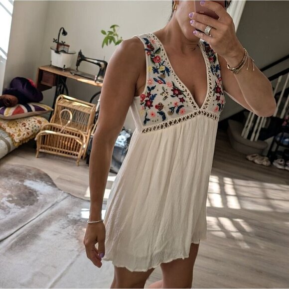 Boho soft mini dress with embroidery small - Picture 7 of 11